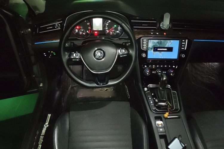 Used Volkswagen Magotan 2017 330TSI DSG Luxury Model Steering Wheel