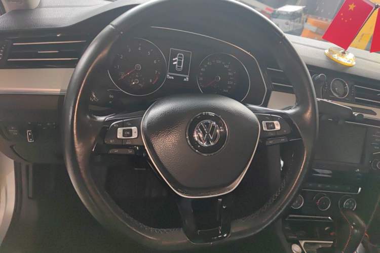 Used Volkswagen Magotan 2017 330TSI DSG Leading Model Steering Wheel
