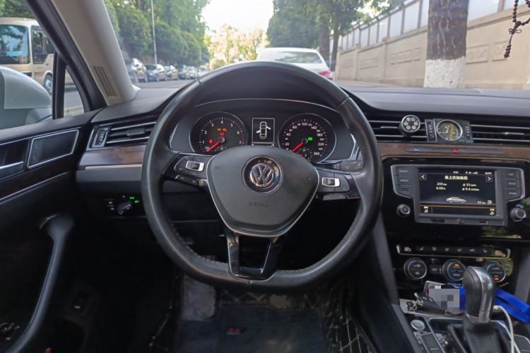 Used Volkswagen Magotan 2017 330TSI DSG Luxury Model Steering Wheel