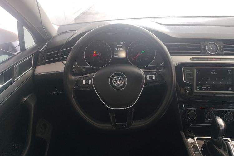 Used Volkswagen Magotan 2017 330TSI DSG Leading Model Steering Wheel