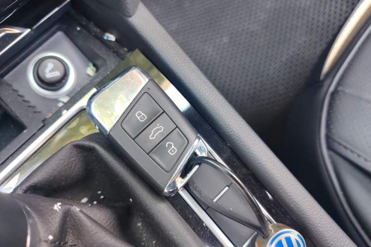 Used Volkswagen Magotan 2017 330TSI DSG Luxury Model Vehicle Key