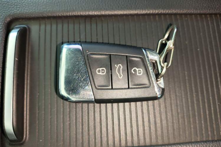 Used Volkswagen Magotan 2017 330TSI DSG Luxury Model Vehicle Key