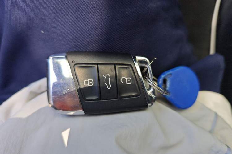 Used Volkswagen Magotan 2017 330TSI DSG Luxury Model Vehicle Key