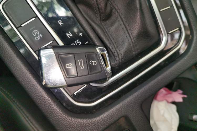 Used Volkswagen Magotan 2017 330TSI DSG Leading Model Vehicle Key