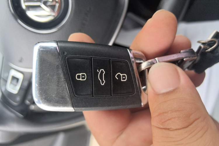 Used Volkswagen Magotan 2017 330TSI DSG Luxury Model Vehicle Key