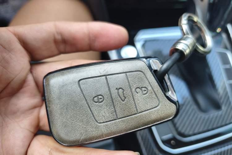 Used Volkswagen Magotan 2017 330TSI DSG Luxury Model Vehicle Key