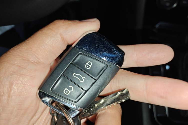 Used Volkswagen Magotan 2017 380TSI DSG Luxury Model Vehicle Key