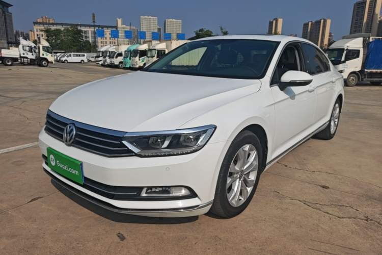 Used Volkswagen Magotan 2017 330TSI DSG Luxury Model Guazi used car, China used car export, Used car for sale, Used cars, Cheapest cars for sale