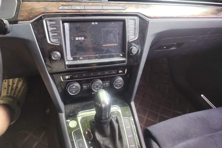 Used Volkswagen Magotan 2017 330TSI DSG Luxury Model Audio And AC Panel