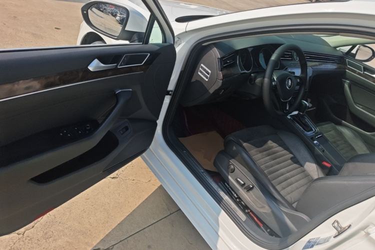 Used Volkswagen Magotan 2017 330TSI DSG Luxury Model Driver Seat