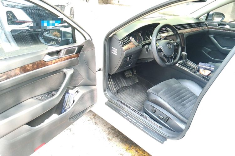 Used Volkswagen Magotan 2017 330TSI DSG Luxury Model Driver Seat