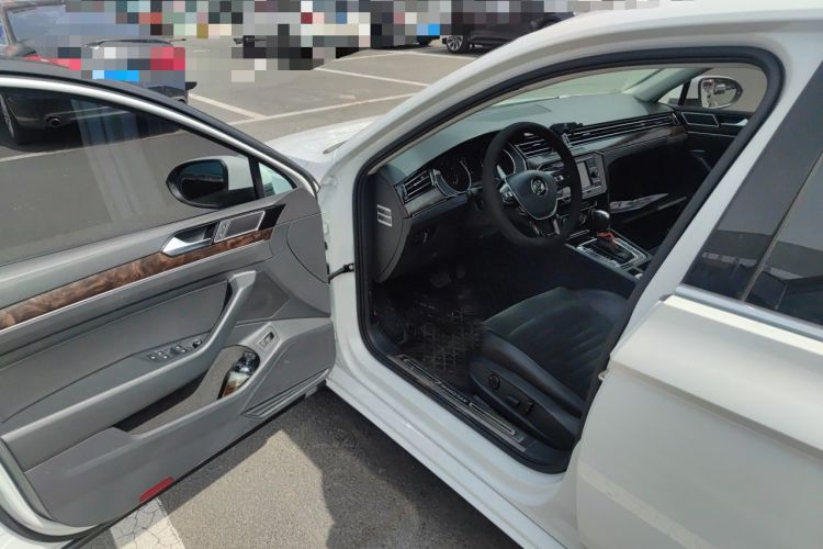 Used Volkswagen Magotan 2017 330TSI DSG Luxury Model Driver Seat