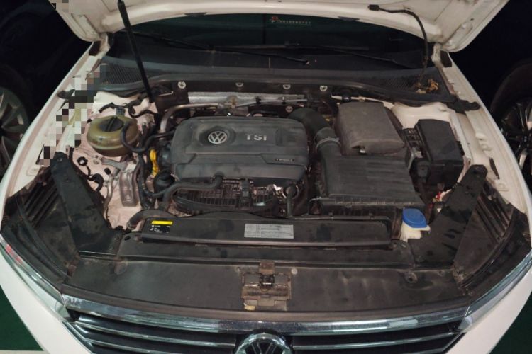 Used Volkswagen Magotan 2017 330TSI DSG Luxury Model Engine Bay