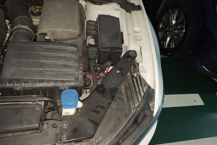 Used Volkswagen Magotan 2017 330TSI DSG Luxury Model Engine Bay Left