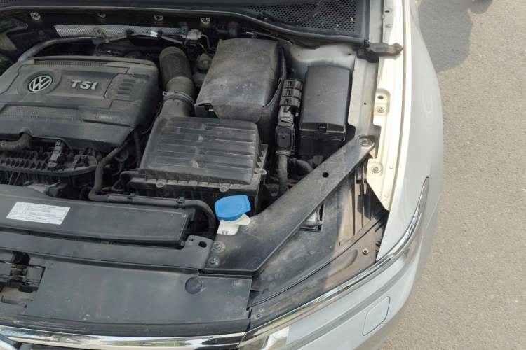 Used Volkswagen Magotan 2017 380TSI DSG Flagship Edition Engine Bay Left