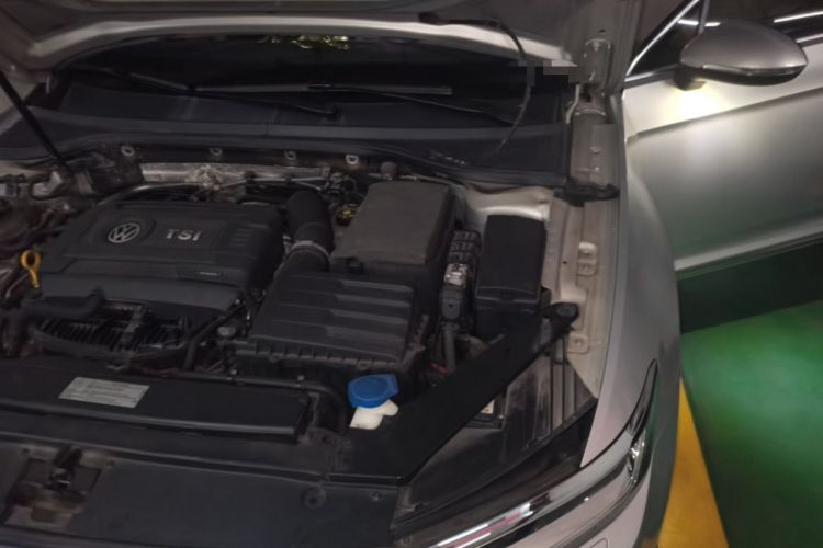 Used Volkswagen Magotan 2017 330TSI DSG Luxury Model Engine Bay Left
