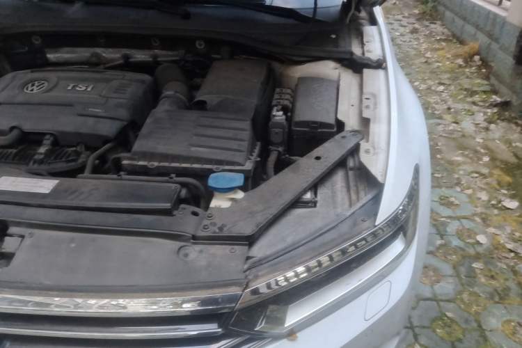 Used Volkswagen Magotan 2017 330TSI DSG Luxury Model Engine Bay Left