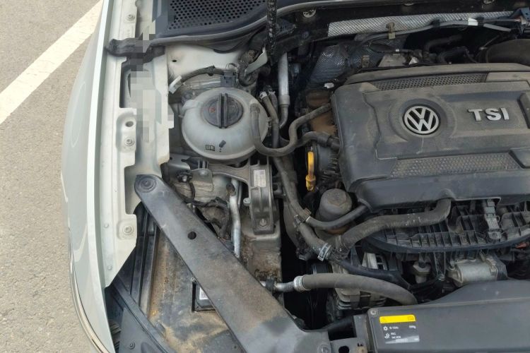 Used Volkswagen Magotan 2017 380TSI DSG Flagship Edition Engine Bay Right
