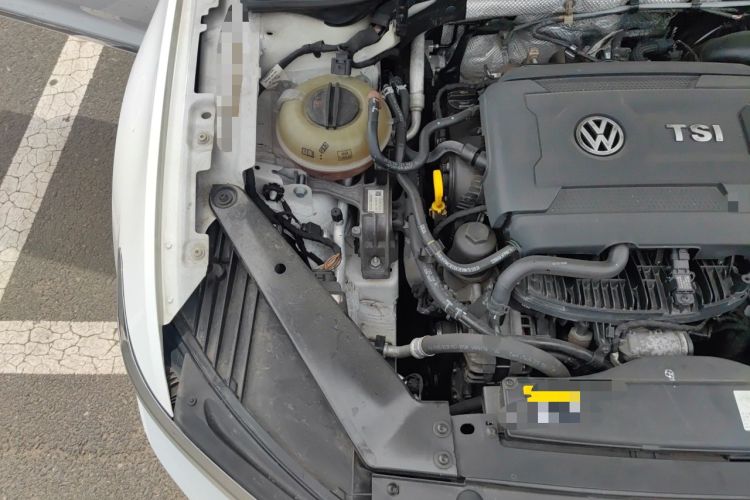 Used Volkswagen Magotan 2017 330TSI DSG Luxury Model Engine Bay Right