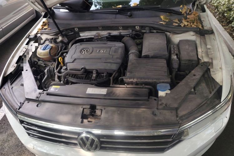 Used Volkswagen Magotan 2017 330TSI DSG Luxury Model Engine Bay