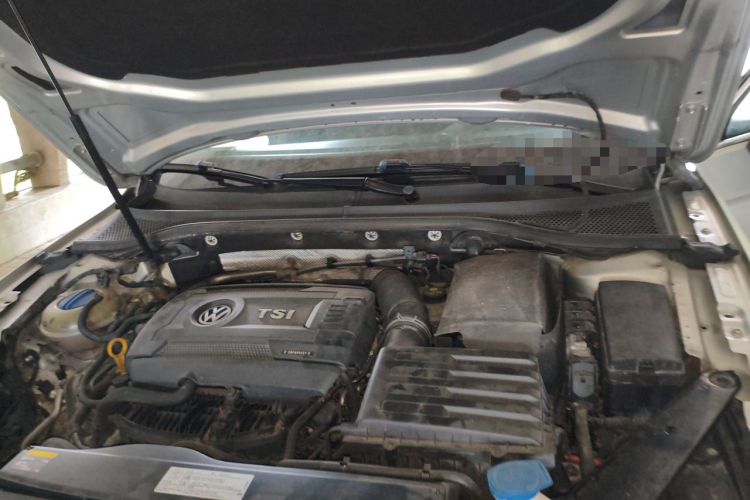 Used Volkswagen Magotan 2017 330TSI DSG Leading Model Engine Bay
