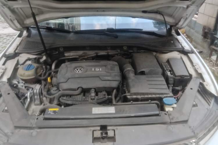 Used Volkswagen Magotan 2017 330TSI DSG Luxury Model Engine Bay