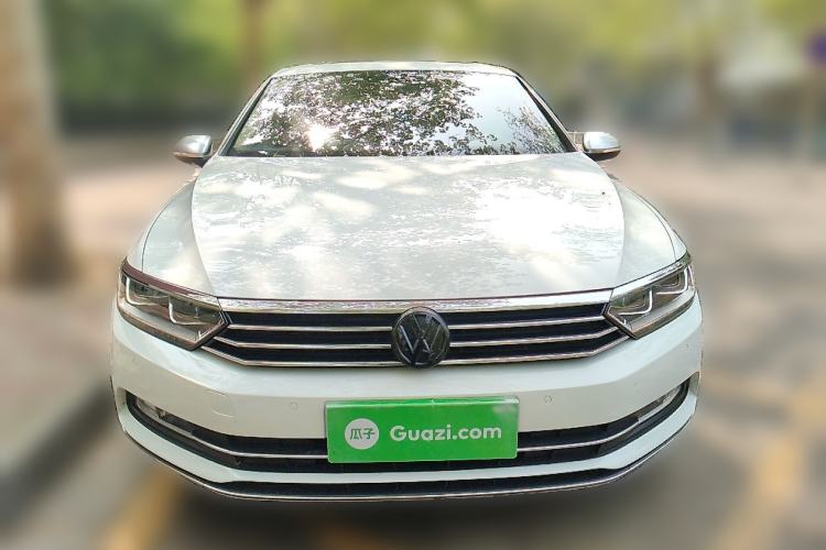 Used Volkswagen Magotan 2017 330TSI DSG Luxury Model Front