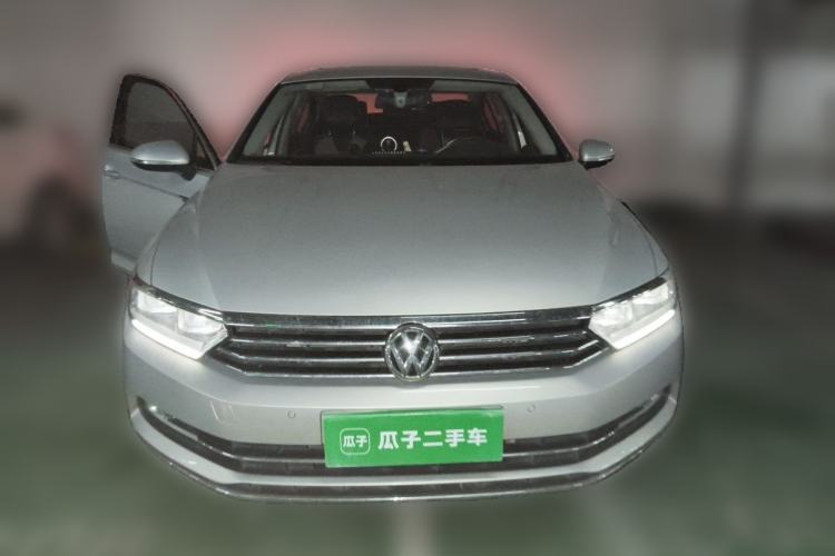 Used Volkswagen Magotan 2017 330TSI DSG Luxury Model Front