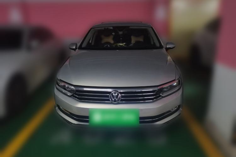 Used Volkswagen Magotan 2017 330TSI DSG Luxury Model Front