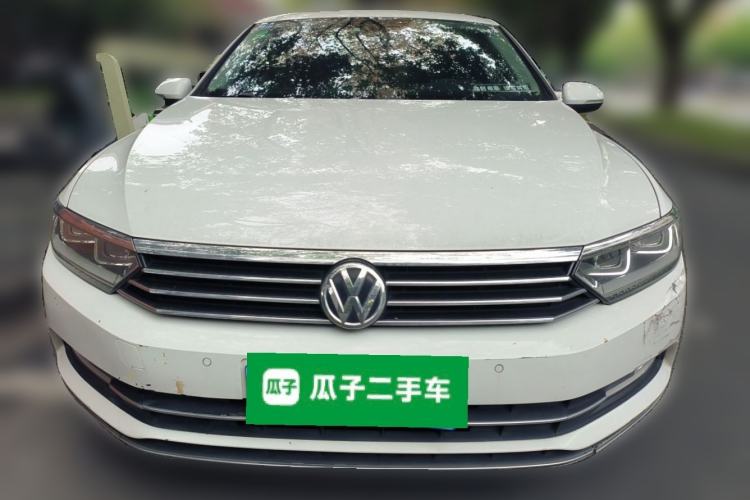 Used Volkswagen Magotan 2017 330TSI DSG Luxury Model Front