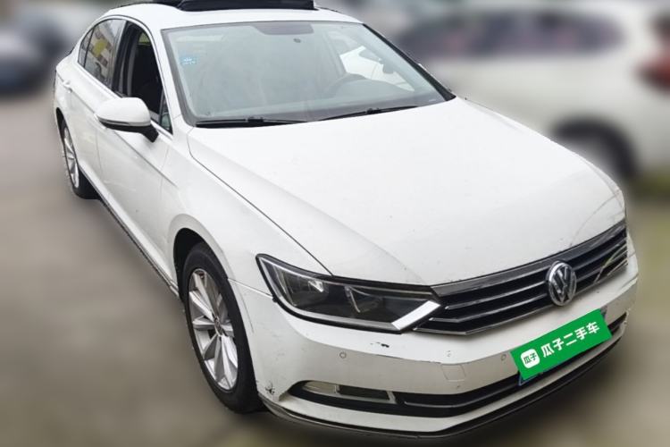 Used Volkswagen Magotan 2017 330TSI DSG Leading Model Front Right 45 Deg