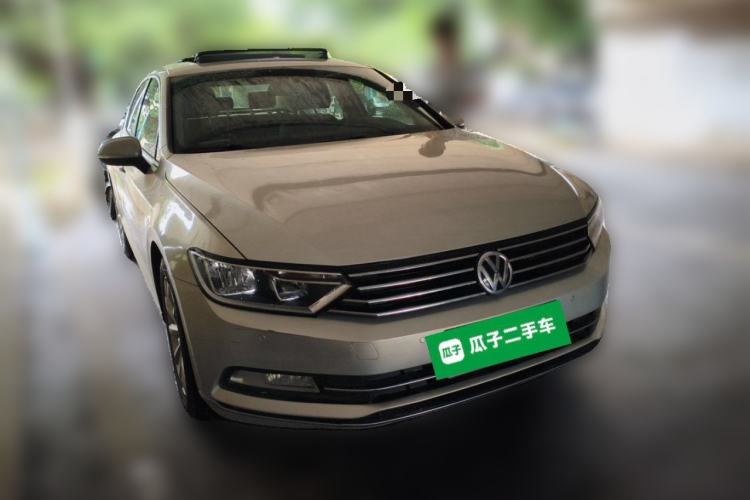 Used Volkswagen Magotan 2017 330TSI DSG Leading Model Front Right 45 Deg