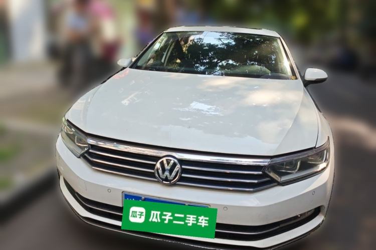 Used Volkswagen Magotan 2017 330TSI DSG Luxury Model Front