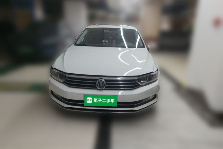 Used Volkswagen Magotan 2017 330TSI DSG Luxury Model Front