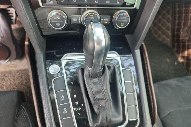 Used Volkswagen Magotan 2017 330TSI DSG Luxury Model Gear Lever