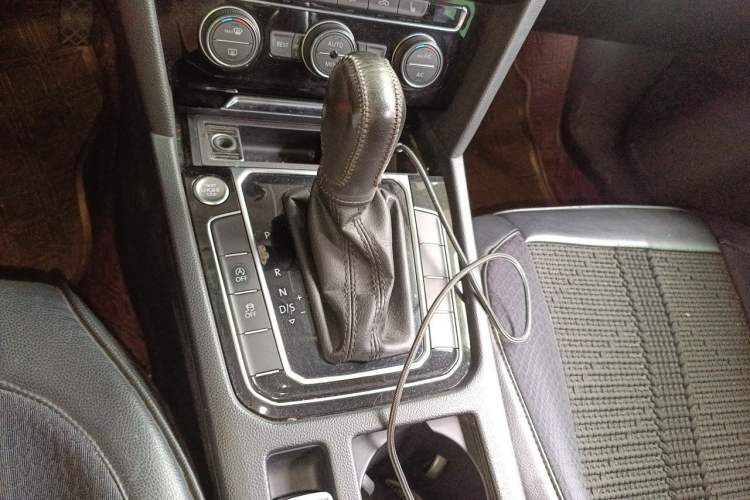 Used Volkswagen Magotan 2017 380TSI DSG Flagship Edition Gear Lever