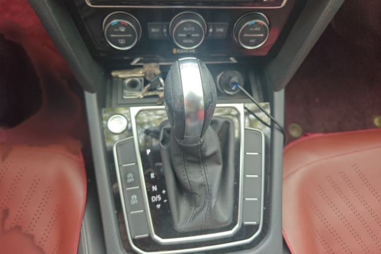 Used Volkswagen Magotan 2017 330TSI DSG Luxury Model Gear Lever
