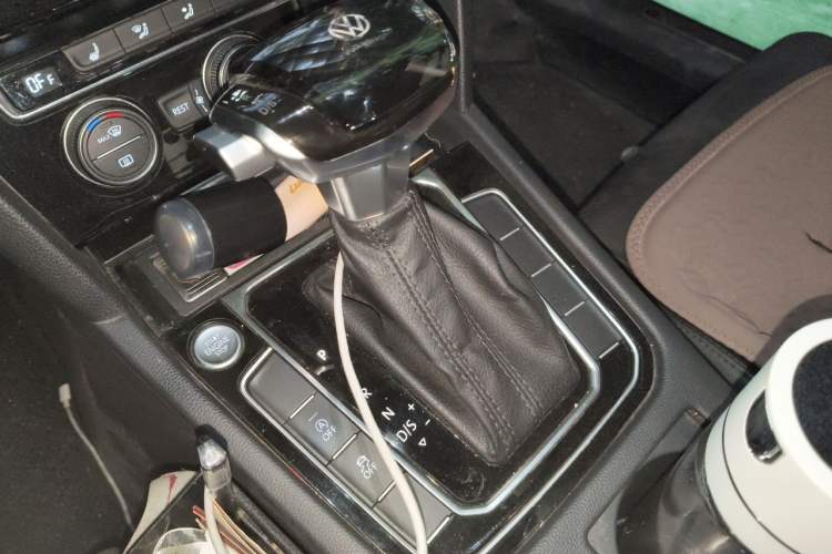 Used Volkswagen Magotan 2017 330TSI DSG Luxury Model Gear Lever
