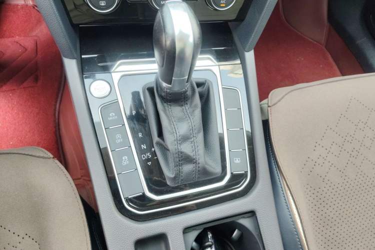Used Volkswagen Magotan 2017 380TSI DSG Flagship Edition Gear Lever