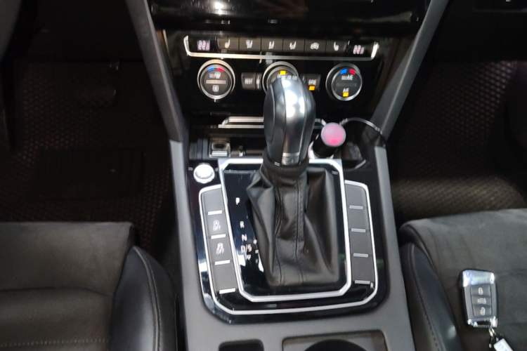Used Volkswagen Magotan 2017 330TSI DSG Luxury Model Gear Lever