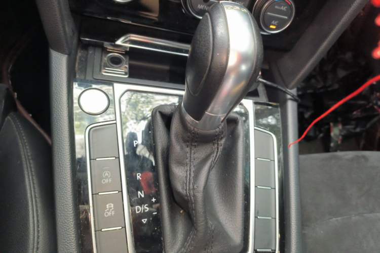 Used Volkswagen Magotan 2017 330TSI DSG Luxury Model Gear Lever