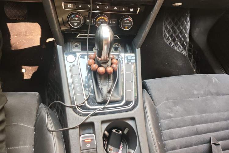 Used Volkswagen Magotan 2017 330TSI DSG Luxury Model Gear Lever