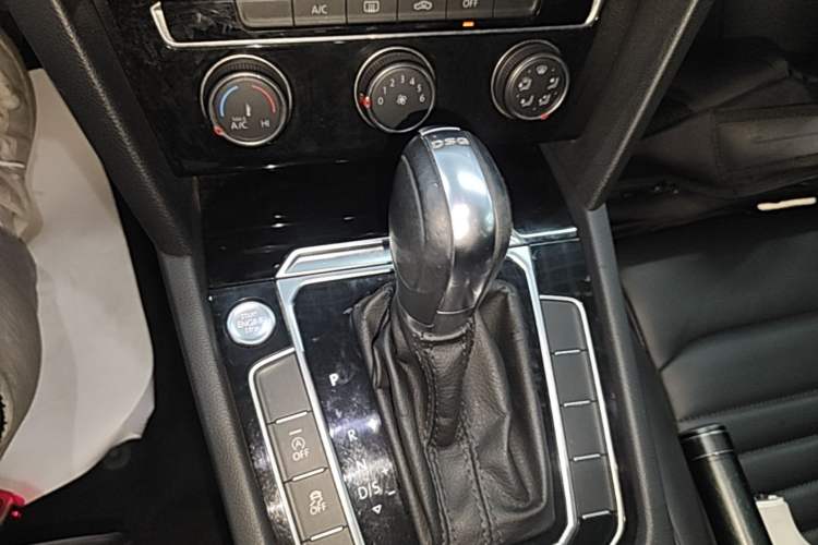 Used Volkswagen Magotan 2017 330TSI DSG Leading Model Gear Lever