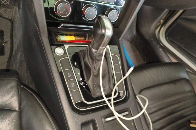 Used Volkswagen Magotan 2017 330TSI DSG Leading Model Gear Lever