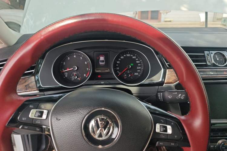 Used Volkswagen Magotan 2017 330TSI DSG Luxury Model Instrument Cluster