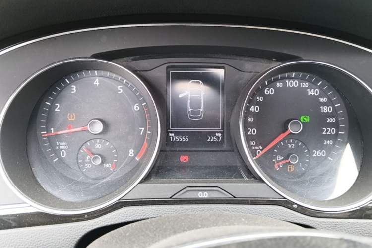 Used Volkswagen Magotan 2017 330TSI DSG Leading Model Instrument Cluster