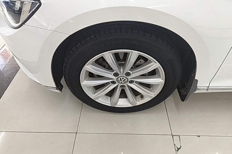 Used Volkswagen Magotan 2017 330TSI DSG Leading Model Left Front Wheel Hub