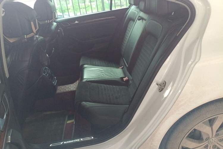 Used Volkswagen Magotan 2017 380TSI DSG Flagship Edition Left Rear Seat