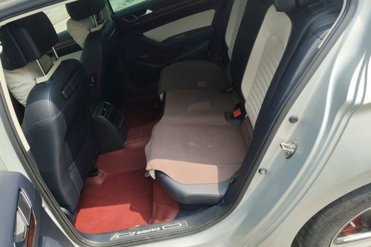Used Volkswagen Magotan 2017 380TSI DSG Flagship Edition Left Rear Seat