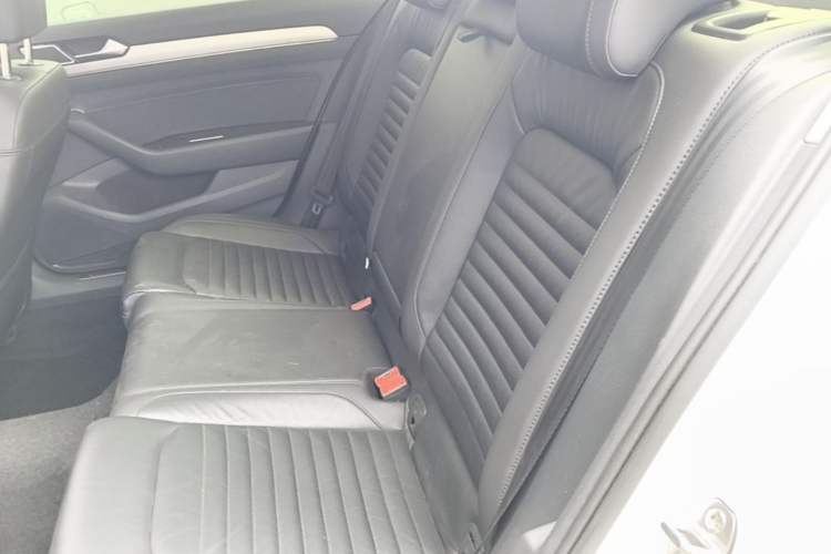 Used Volkswagen Magotan 2017 330TSI DSG Leading Model Left Rear Seat